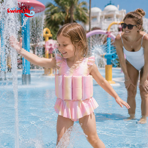 <span class=keywords><strong>Maillot</strong></span> <span class=keywords><strong>de</strong></span> <span class=keywords><strong>bain</strong></span> une pièce ODM pour filles avec panneaux <span class=keywords><strong>de</strong></span> flottabilité intégrés et jupe à volants pour bébés et tout-petits apprenant à nager - Product Image 1