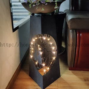 <span class=keywords><strong>Colonne</strong></span> de <span class=keywords><strong>plantes</strong></span> en métal avec éclairage LED, pot de fleurs décoratif, Design 3D, décor parfait <span class=keywords><strong>pour</strong></span> terrasse, entrée de la maison, 1 pièce - Product Image 4