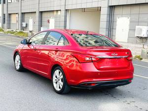 Voiture d'occasion Chery 2017 Arrizo 5 1.5 CVT Édition Luxe Automatique Prix Abordable Extérieur Rouge Voiture Chinoise d'occasion à Essence à Vendre - Product Image 4