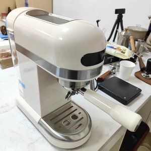 Cafetera Semiautomática de 20 Bares, Estilo Retro, con Manivela, para Uso Doméstico - Product Image 1