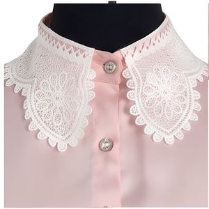 Blusa de Satén Rosa para Mujer con Cuello Peter Pan de Encaje, Dobladillo Asimétrico, Manga Larga, Corte Holgado, Estilo Dulce, con Botones - Product Image 4