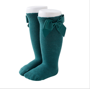 Chaussons longs mignons pour bébés et enfants Chaussettes hautes à nœud Princesse Chaussettes espagnoles de couleur unie avec nœuds - Product Image 2