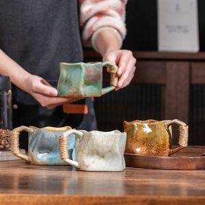 Mug en céramique OEM ODM à glaçure réactive, avec poignée irrégulière en corde, idéal pour le café, le thé, la maison et le bureau - Product Image 3