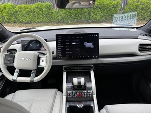 Auto Usado Leopard Titanium 3 Eléctrico SUV AWD Ultra 2025 501km Blanco Pintura Original - Product Image 4