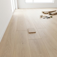 Parquet en chêne blanc d'ingénierie de 12 pouces de large, surface lisse, design moderne pour salon