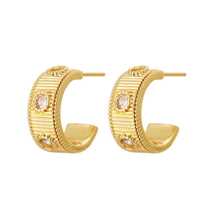 Boucles d'oreilles en argent en forme de C filetées de style mi-ancien pour femmes, design luxueux et tendance pour les tenues branchées, cadeau - Product Image 6