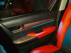 Maictop Nouvel éclairage d'ambiance Intérieur de voiture Lumière d'ambiance en bois Décoration de porte Moulure <span class=keywords><strong>Inter</strong></span> pour Toyota Hilux Revo 2016-2021 - Product Image 6