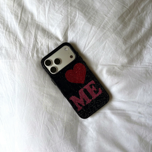 เคสโทรศัพท์ประดับลูกปัดแก้วสีดำ พร้อมลายหัวใจสีแดงและข้อความ ME ปักลายธีมนางฟ้า รูปทรงสี่เหลี่ยมผืนผ้า B H CRAFTS - Product Image 1