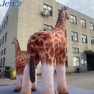La Jirafa Inflable se Puede Personalizar para Uso en Zoológicos, Circo, Fiestas o como Decoración Publicitaria - Product Image 5
