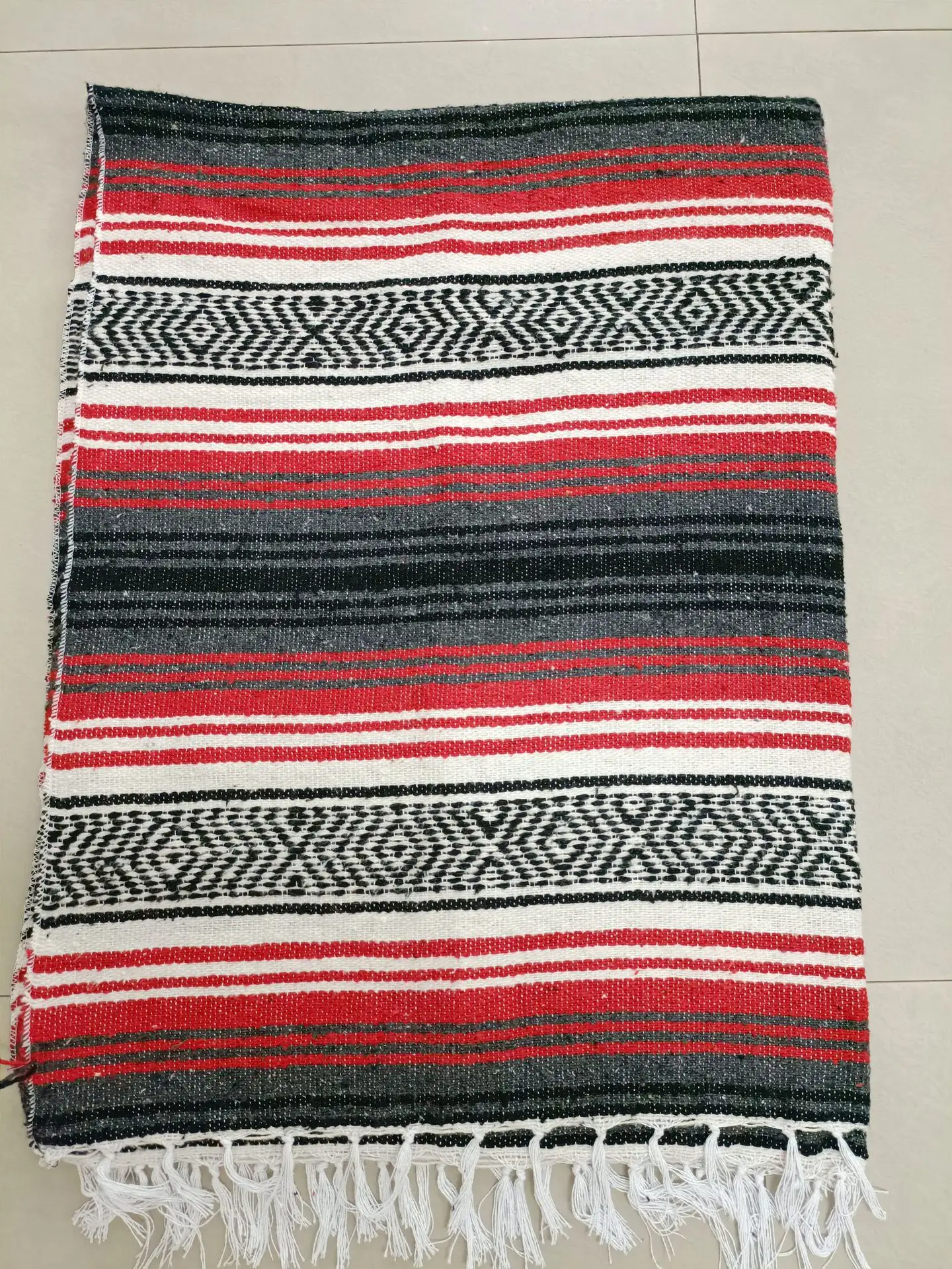 फैक्टरी सीधे अनुकूलित मुद्रित आकार बड़े मिश्रित उज्ज्वल रंग पोर्टेबल थोक नरम बुना मैक्सिकन कंबल