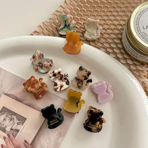 กิ๊บติดผมอะซิเตทลายการ์ตูนเกาหลีน่ารักแบบ OEM ดีไซน์น้องหมีติดป้ายทองเล็กๆ พร้อมปิ่นปักผมรูปแมว - Product Image 2