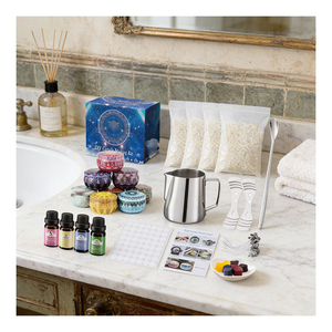 Envases de hojalata vintage para velas con tapas blancas, embalaje de lujo para la comercialización de cera perfumada, selección navideña - Product Image 4