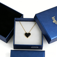 Fabrication de colliers avec logo personnalisé, emballage en carton avec couvercle et base, boîtes à bijoux personnalisées avec insert en mousse