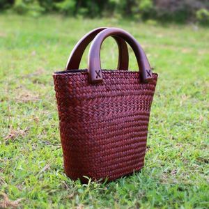 Nouvel Arrivage Sac à Main en Paille Rétro pour Femme, Sac de Voyage et de Plage Fait Main en Herbe Naturelle avec Poignée en Bois - Product Image 1