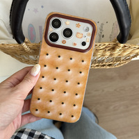 Coque de téléphone double couche créative et amusante avec breloque biscuit soda pour iPhone 17 Pro Max, iPhone 16, iPhone 15 – Housse de protection unique et tendance