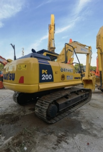 รถขุดไฮดรอลิกตีนตะขาบ KOMATSU PC200-8 มือสอง ขนาด 20 ตัน จากญี่ปุ่น  KOMATSU PC200-8 สำหรับขาย - Product Image 5
