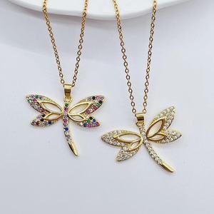 Collar con colgante de libélula de lujo con Zirconia Estilo hip hop Joyería de moda para ocasiones de aniversario - Product Image 1