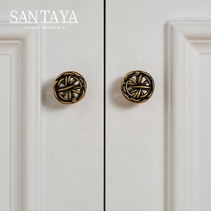 Kenop Lemari Dapur, Kenop Laci Lemari Kamar Tidur, Gagang Furnitur Kuningan Antik Santaya dengan Sentuhan Brushed Brass - Product Image 4