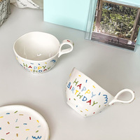 Ensemble de soucoupe de tasse à café en relief de style coréen tasse à latte en céramique professionnelle avec poignée pour la fête