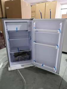 Refrigeradores de congelador portátiles de una sola puerta para jugo de bebida fría de tamaño pequeño de <span class=keywords><strong>90</strong></span> <span class=keywords><strong>litros</strong></span> - Product Image 2