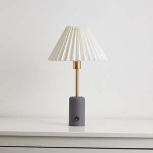 2025 Thiết Kế Hiện Đại Đơn Giản Bắc Âu Vải Hình Dạng Đọc Sách Trang Trí Nội Thất Có Thể Sạc Lại Bảng Bàn Đèn - Product Image 3