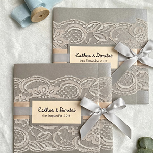 Tarjeta de felicitación de boda de encaje hecha a mano de lujo con cinta, vintage, elegante, con relieve, serigrafiada, logotipo personalizado, papel especial - Product Image 2