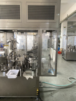 Equipo Totalmente Accionado por Servomotores para el Llenado de Suero de Belleza en Dosis Pequeñas