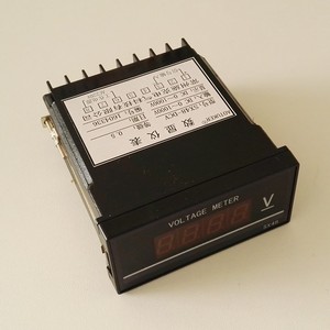 Voltmetro Digitale DC 48*96 SX48-DCV DC1000V Quattro Strumenti di Misurazione con Display per AC220V - Product Image 4