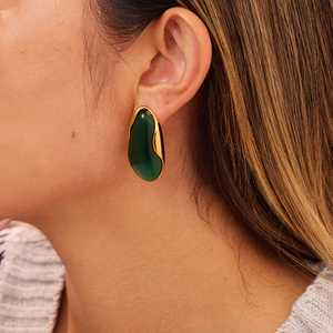 Nuevos pendientes de resina y acero inoxidable Merad de estilo europeo y americano - accesorios exclusivos y de alta gama para las orejas, de titanio y acero. - Product Image 1