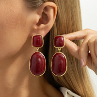Boucles d'oreilles créoles plaquées or, forme géométrique irrégulière, style rétro français, avec pierres précieuses, accessoires de fête tendance et luxueux pour femme