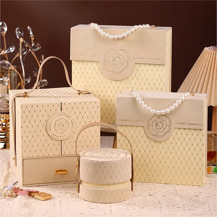 Boîtes à cadeaux Boîte à souvenirs haut de gamme recyclable pour cadeaux d'anniversaire Bonbons Papier kraft gaufré Sac d'emballage pour bijoux