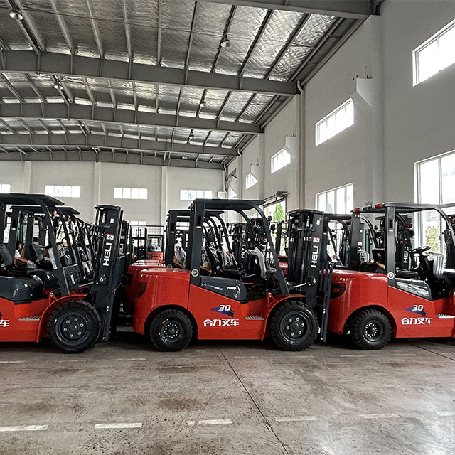 High-Performance Forklifts HE-244