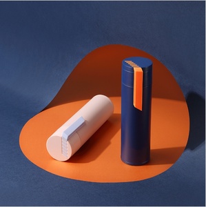 Tasse étanche en acier inoxydable Tasse à gobelet isolée sous vide à <span class=keywords><strong>double</strong></span> <span class=keywords><strong>paroi</strong></span> avec manchon en silicone Bouteille d'eau portable pour chien Tasse Termos - Product Image 2