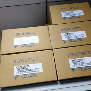 Variateur de vitesse Yaskawa Servopack SGDM-08ADA pour servomoteurs et équipements mécaniques - Product Image 1