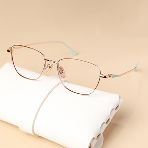 <span class=keywords><strong>Gafas</strong></span> <span class=keywords><strong>graduadas</strong></span> de lectura de titanio delicada Premium para <span class=keywords><strong>mujer</strong></span>, montura óptica para <span class=keywords><strong>mujer</strong></span> - Product Image 1