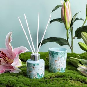 กล่องของขวัญอโรมาเธอราพีแบบกำหนดเอง เทียนไขถั่วเหลืองออร์แกนิก ปราศจากเปลวไฟ ดีไซน์หรูหราทันสมัย กลิ่นหอมสี่ฤดู สำหรับเทศกาลดีวาลี - Product Image 4