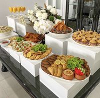 Support de présentation multifonctionnel pour traiteur, buffet de mariage, en acrylique blanc, logo personnalisé, luxe, support alimentaire surélevé, super marque, épaisseur 3-10 mm