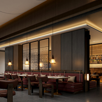 Ensemble de mobilier pour pizzeria et café : banquette en tissu, canapé, tables carrées en bois et chaises pour projets de restauration