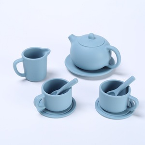 Set da Tè in Silicone per Bambini, 17 Pezzi, Mini Tazze e Teiera in Stile Fantasia, per Giocare a Bere Acqua/Tè, Adatto per Neonati - Product Image 5