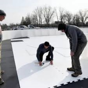 Plancher de hockey intérieur sur glace de <span class=keywords><strong>planche</strong></span> à roulettes murale artificielle PE-HD Tuiles de patinoire artificielles synthétiques - Product Image 4