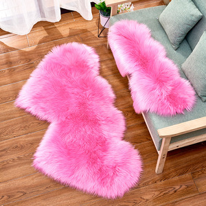Alfombra de felpa con forma de corazón, alfombra de fibra acrílica rosa para sala de estar, cojín para sofá, alfombra para los pies, decoración del hogar de Color sólido - Product Image 1