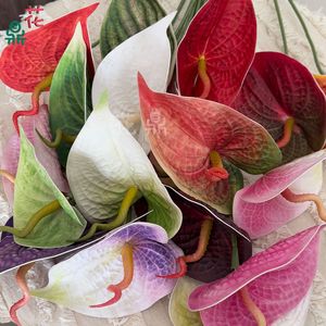 Lys artificiels en soie Hua Ding, branche unique, fleurs de décoration de mariage - Product Image 3