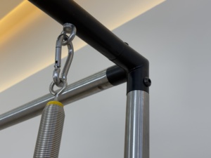 Commande minimum 1 - Fournisseur Fabricant - Machine de fitness haut de gamme - Cadillac Pilates professionnel en aluminium noir pour usage commercial - Product Image 4