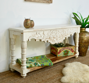 Console en bois massif ancienne et artisanale, étroite, pour appartement, chambre et salon, au design traditionnel et élégant. - Product Image 5