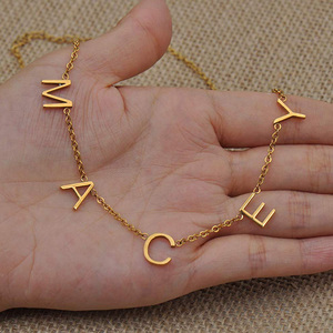 Bijoux de mode Espagnols Charme en Acier Inoxydable Personnalisé Plaqué Or Initial Lettre Pendentif Alphabet Personnalisé Nom Co - Product Image 2