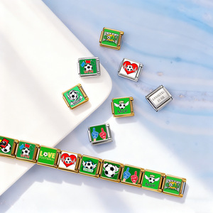 Ciondoli Modulari per <span class=keywords><strong>Braccialetti</strong></span> a Tema Calcio, 16 Stili di <span class=keywords><strong>Perline</strong></span> Smaltate Placcate Oro <span class=keywords><strong>con</strong></span> Design MVP/Vittoria per gli Amanti del Calcio - Product Image 1