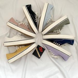 รองเท้าลำลองแบบสปอร์ตพื้นผิวด้านสไตล์เยอรมัน รุ่นใหม่ ปรับแต่งโลโก้ได้ สำหรับผู้ชายและผู้หญิง เหมาะสำหรับเล่นสเก็ตบอร์ด - Product Image 2