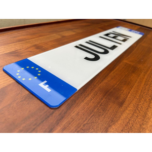 Placa con Nombre Personalizada - Placa Decorativa de 520 x 110 mm para Auto - Garaje - Camión - Resistente a los Rayos UV y a la Intemperie - Product Image 1