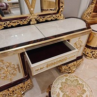 Coiffeuse de chambre de luxe de style français, en bois massif haut de gamme, avec détails sculptés et accents en feuille d'or, meuble de rangement, Chine