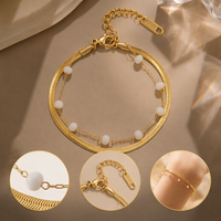 Série de bracelets délicats en perles de styles variés, chaîne réglable en acier inoxydable doré avec accents de perles d'eau douce